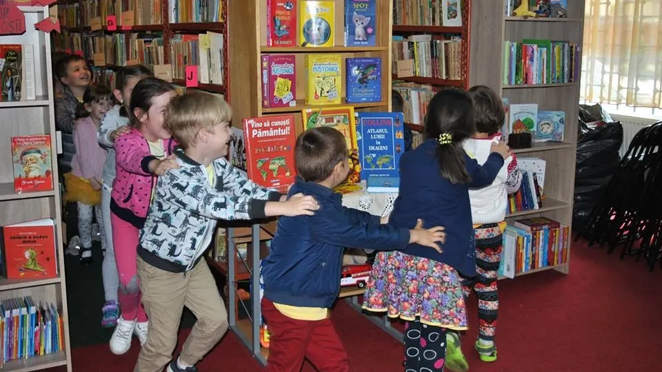 Activități creative și recreative destinate copiilor, la Biblioteca Județeană Satu Mare