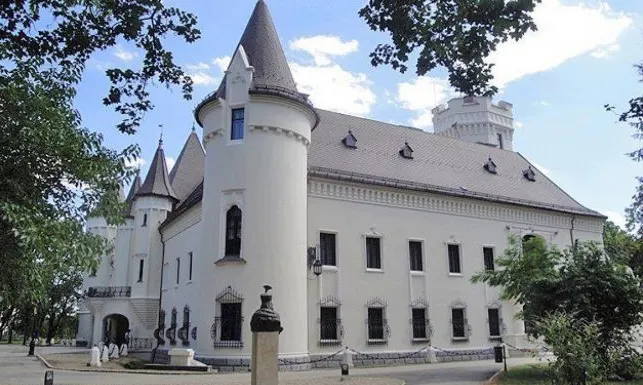 Programul de vizitare al castelului Károlyi în perioada Sărbătorilor Pascale