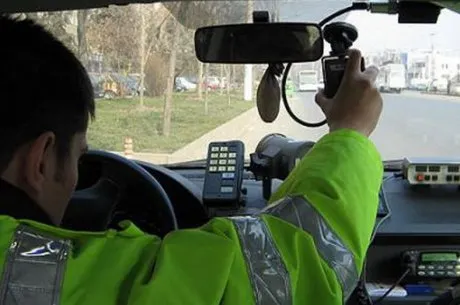 Șofer prins conducând cu 153 km/h pe un drum din județul Satu Mare