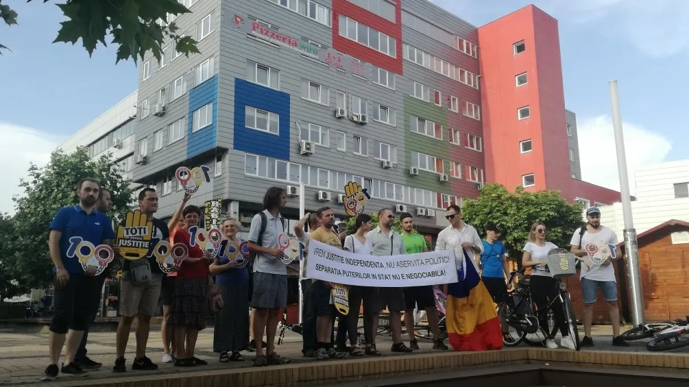 Protest azi, la Satu Mare: ”Stop joc, penalilor!”, în Piața 25 Octombrie