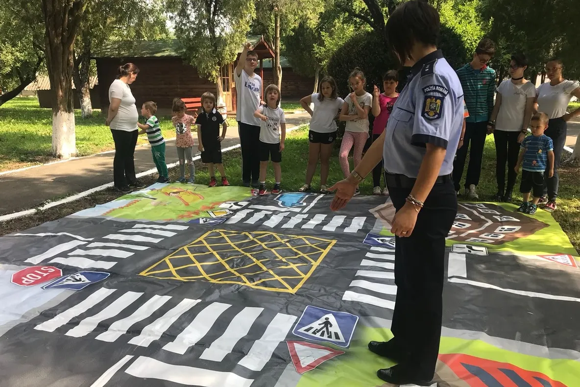 O zi din tabăra de vară alături de polițiști