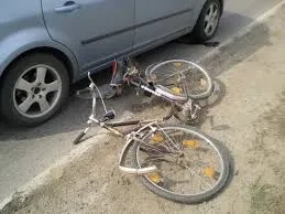Dosar penal pentru un puşti de 14 ani, din Carei, care a furat o bicicletă