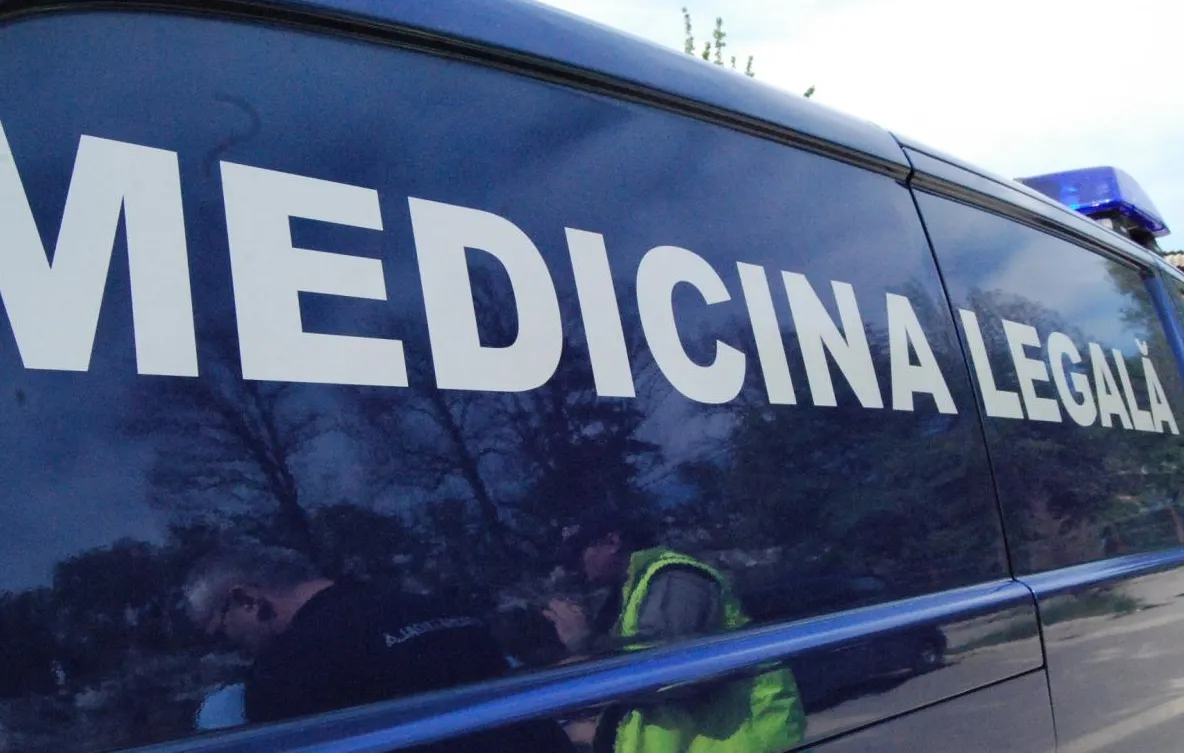 Bărbat decedat, după ce a căzut de la etajul 4 al unui bloc din Satu Mare