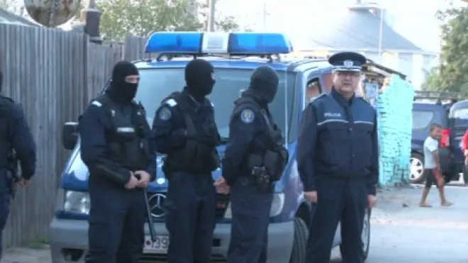 Razie în cartierul Sătmărel. Peste 120 de persoane au fost verificate