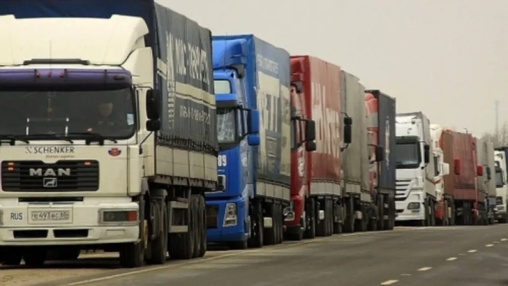 Cod roșu în Vama Petea | TIR-urile așteaptă peste 90 de minute