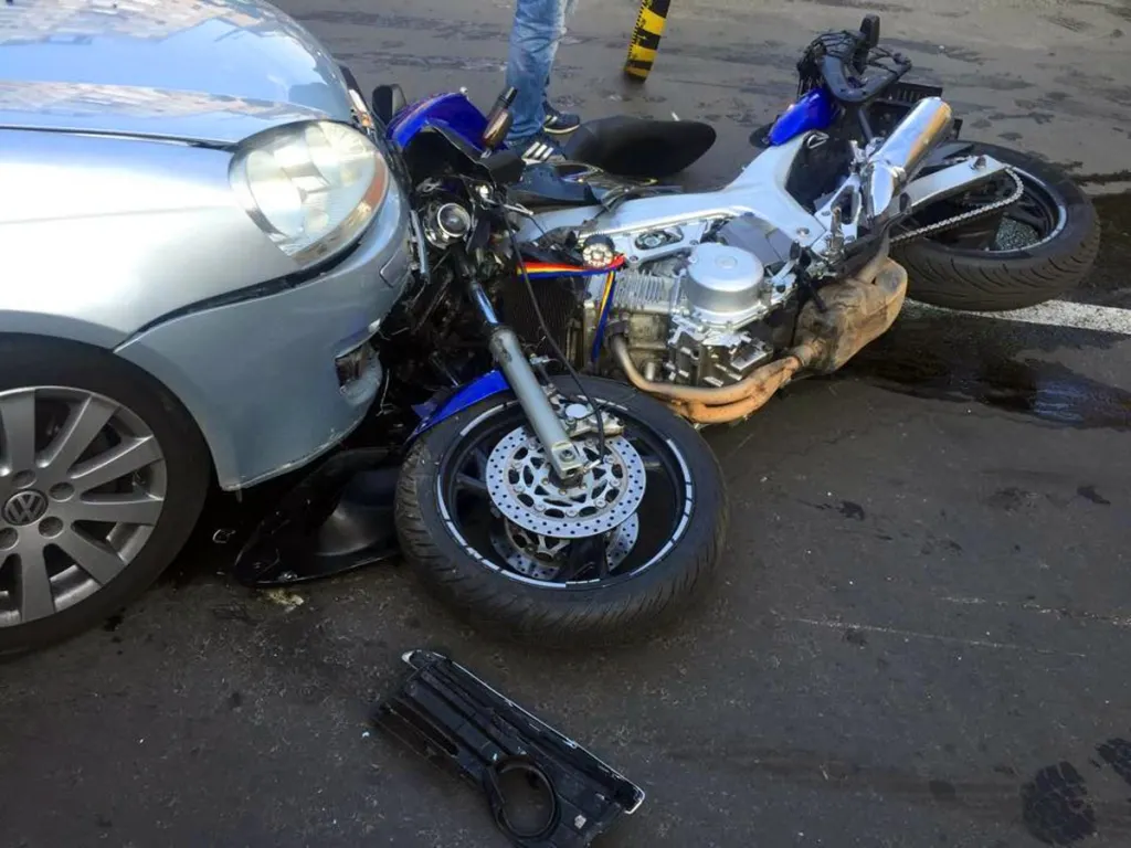 Motociclist acroșat de o mașină, în Satu Mare