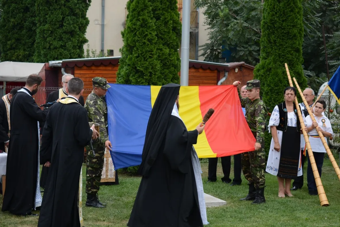 Catarg inaugurat la Carei, în prezența episcopului vicar al Maramureşului şi Sătmarului