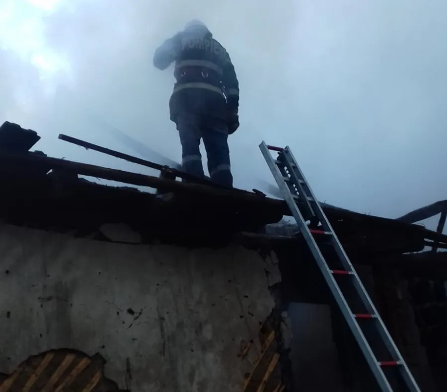 Zeci de incendii din cauza coșului de fum necurățat