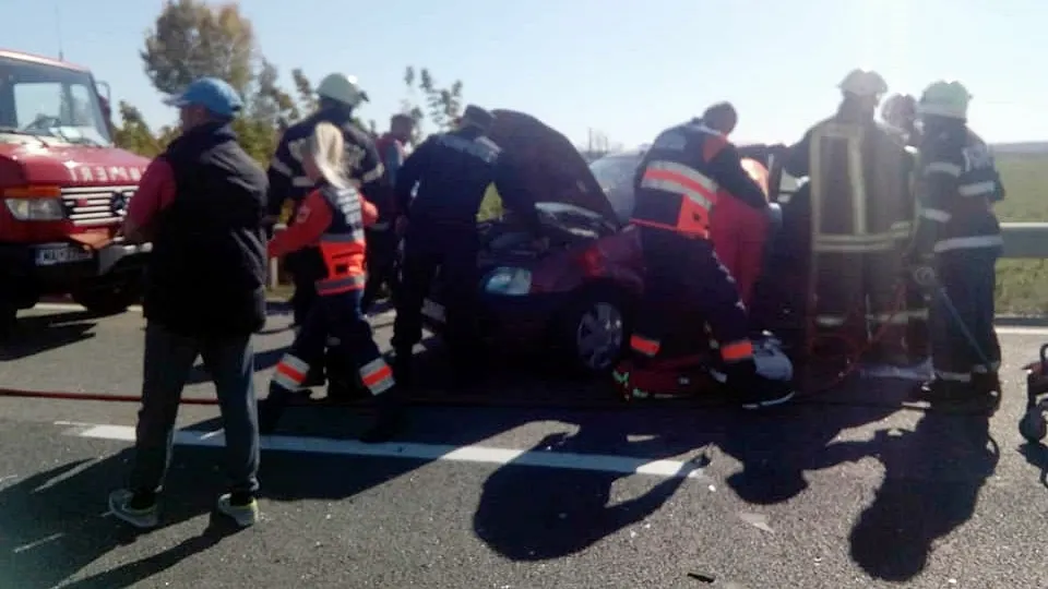Accident cu victimă încarcerată în Păulian