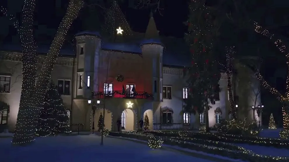 Comedia romantică americană filmată în Castelul Károlyi din Carei va fi lansată pe 16 noiembrie 2018