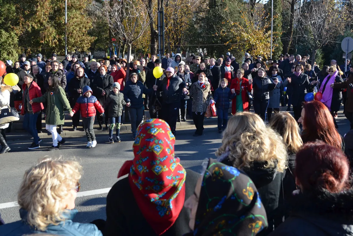 O uriașă Horă a Unirii în centrul Negreștiului, de Centenar