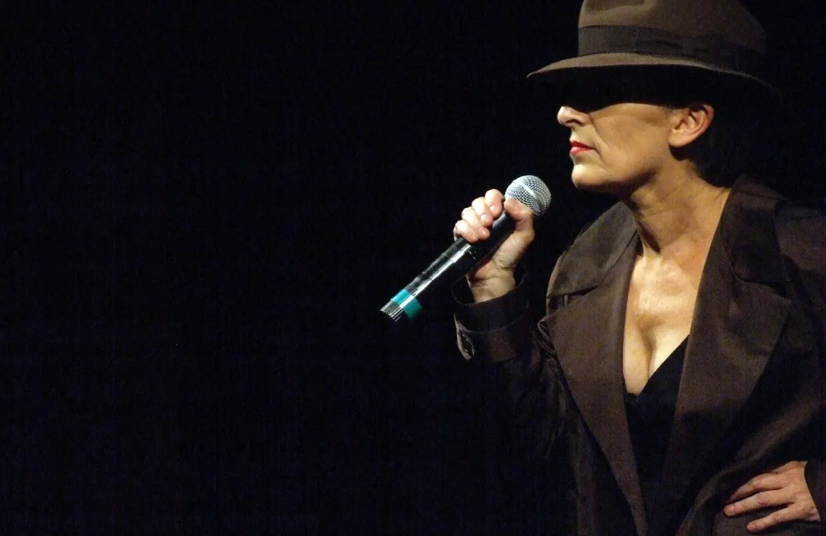 Cântăreaţa de jazz Sanda Weigl îşi începe turneul românesc la Satu Mare