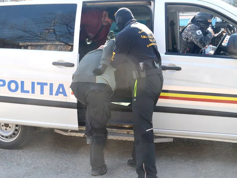 Sătmărean urmărit internațional pentru comiterea unei infracţiuni contra persoanei, depistat de polițiști