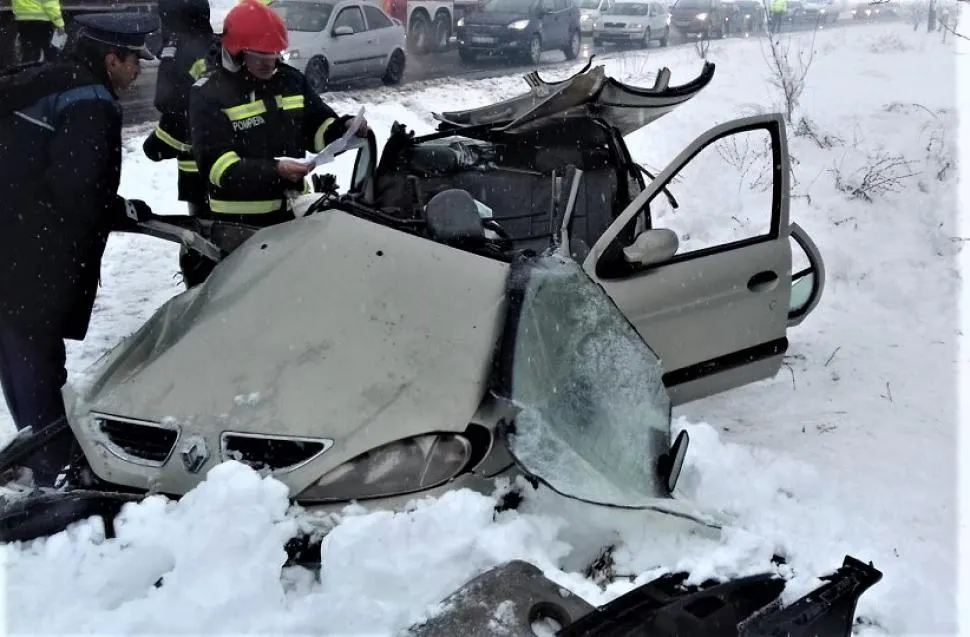Două persoane în stare gravă, în urma unui accident rutier produs în județ