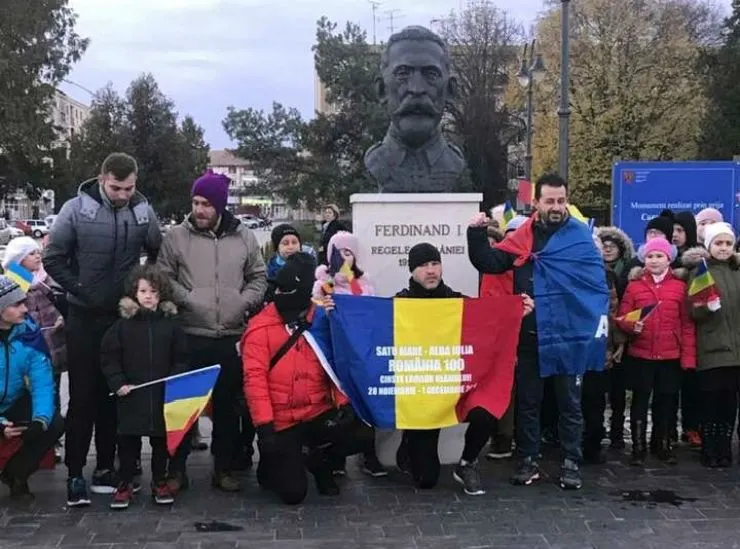 Careienii s-au întors de la Alba Iulia. Acasă, au fost primiți cu cântece patriotice, pâine și sare