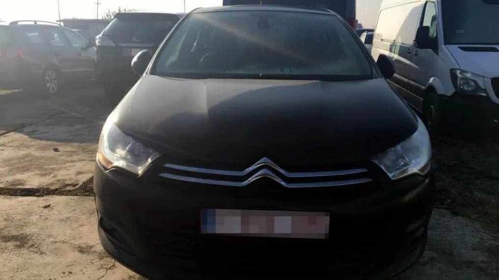 Mașină căutată de autorităţile din Franța, oprită la Petea