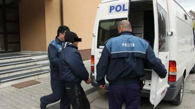 Minor bănuit de furt, depistat de polițiști