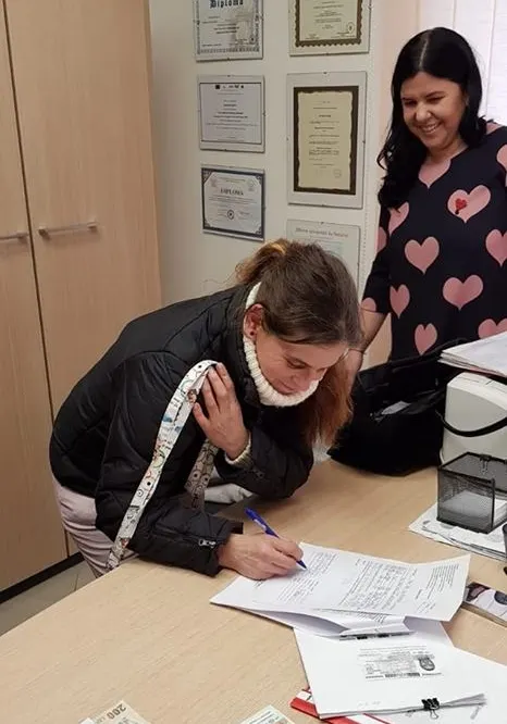 Familia din Tătărești are casă nouă. Azi a fost semnat contractul