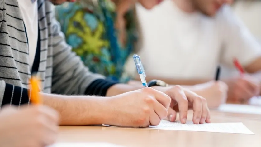 Peste 5.700 de elevi au susţinut azi proba la Matematică