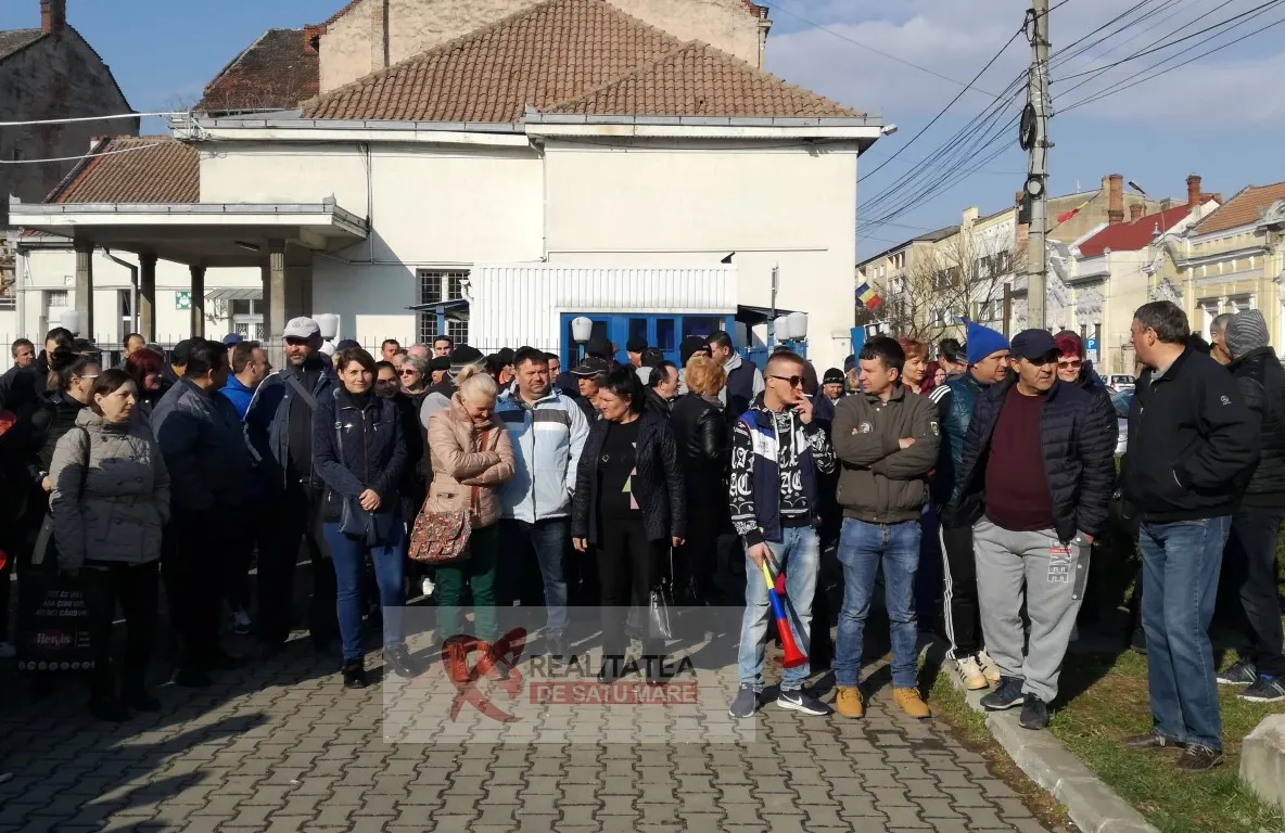 Greviștii de la Electrolux nu cedează. Sunt îndemnați să doneze sânge pentru a primi tichete de masă