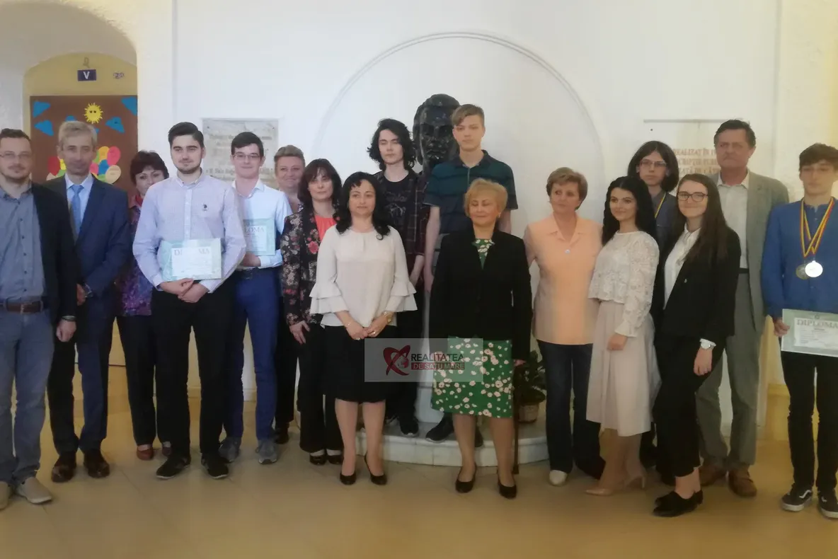 Performanțe istorice pentru elevii și profesorii de la Colegiul Național ”Mihai Eminescu”