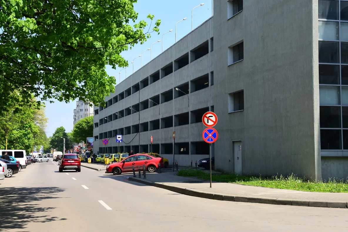 Primăria a lansat licitația pentru modernizarea a 11 cvartale de parcări