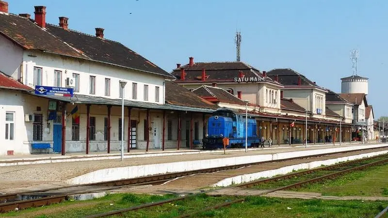 Gările Satu Mare și Carei intră în reabilitare