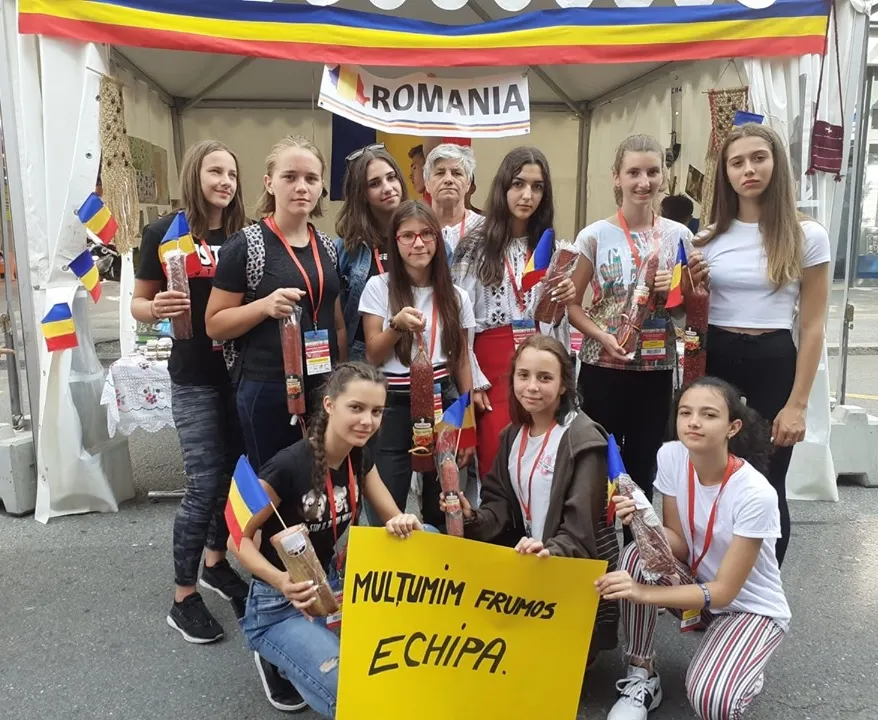 Concursul "Prietenii Pompierilor" | Fetele de la Palatul Copiilor Satu Mare au reprezentat cu cinste România