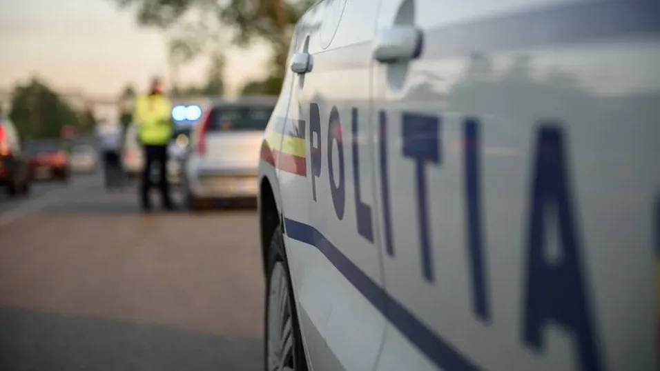 Depistată la volanul unui autoturism, deşi avea permisul suspendat