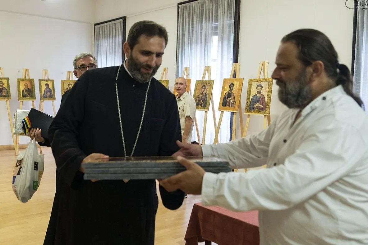 A fost vernisată expoziția itinerantă de icoane a artistului iconar Ștefan Ferenczi, la Castelul din Carei