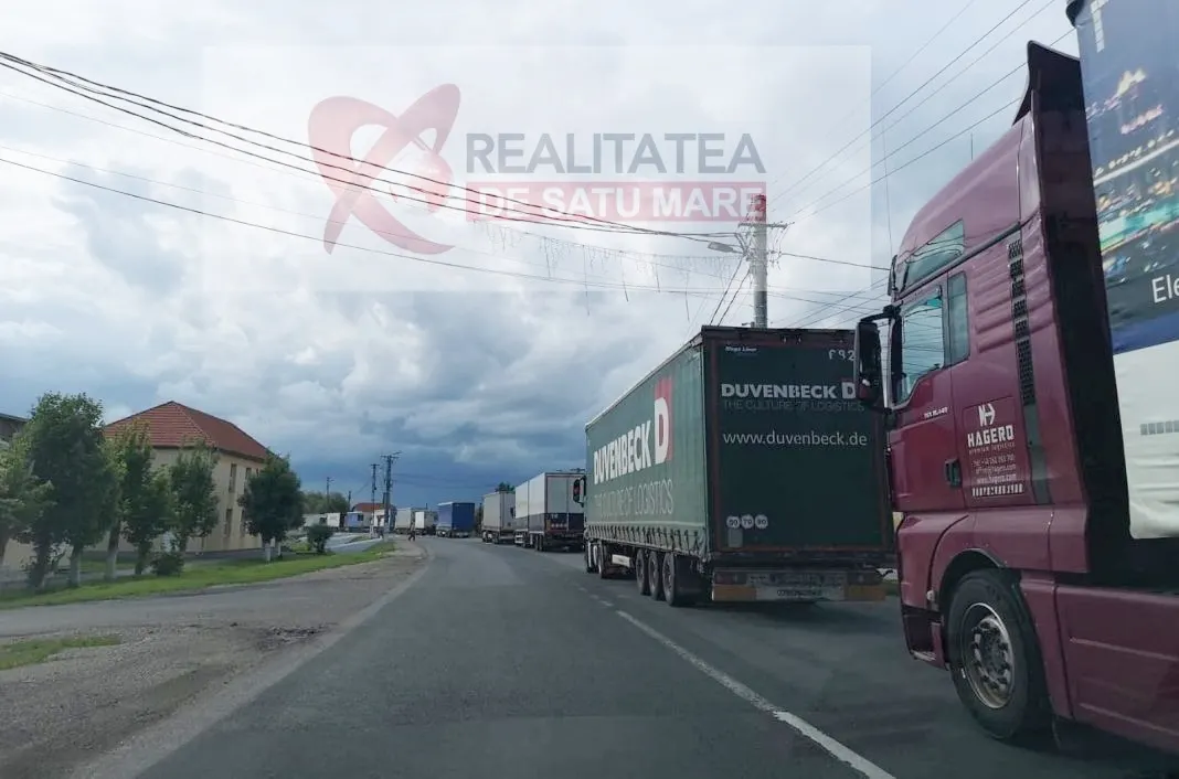Trafic intens în Punctul de Trecere a Frontierei Petea