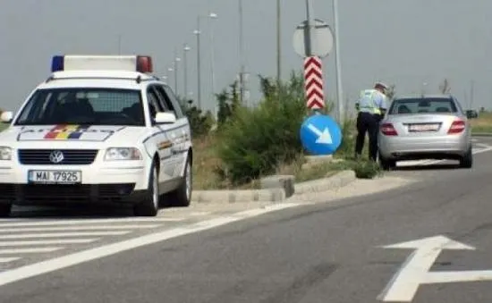 Cetățean maghiar prins în trafic fără permis. Conducea nestingherit prin județ