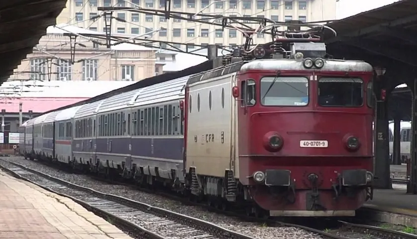 Trailer acroșat de tren în județul Satu Mare