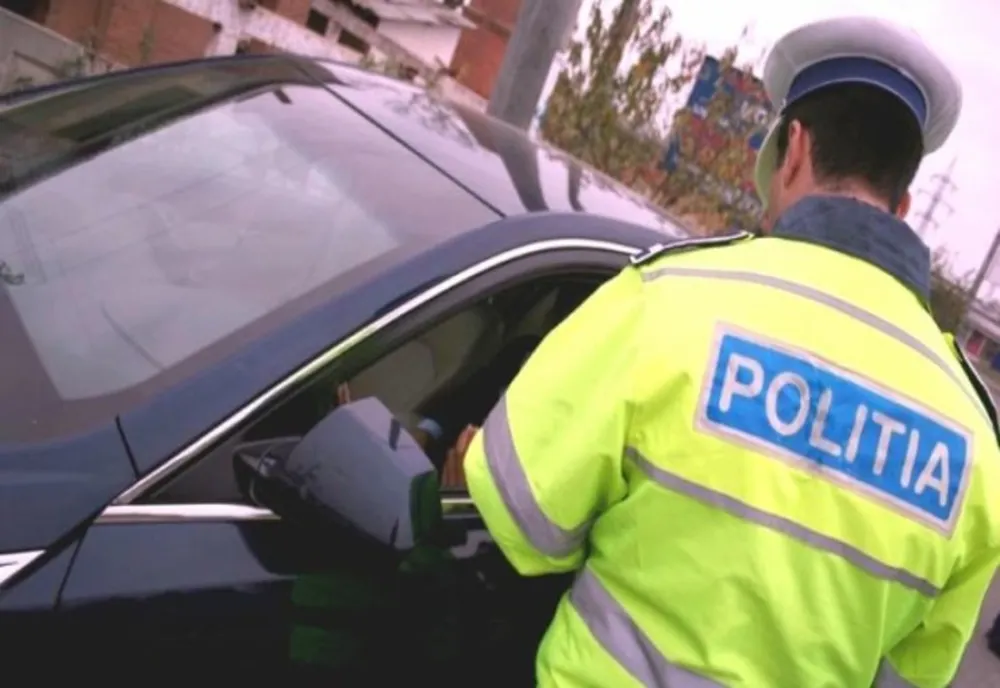 Șofer cu tupeu, prins de polițiștii sătmăreni. Avea permisul suspendat