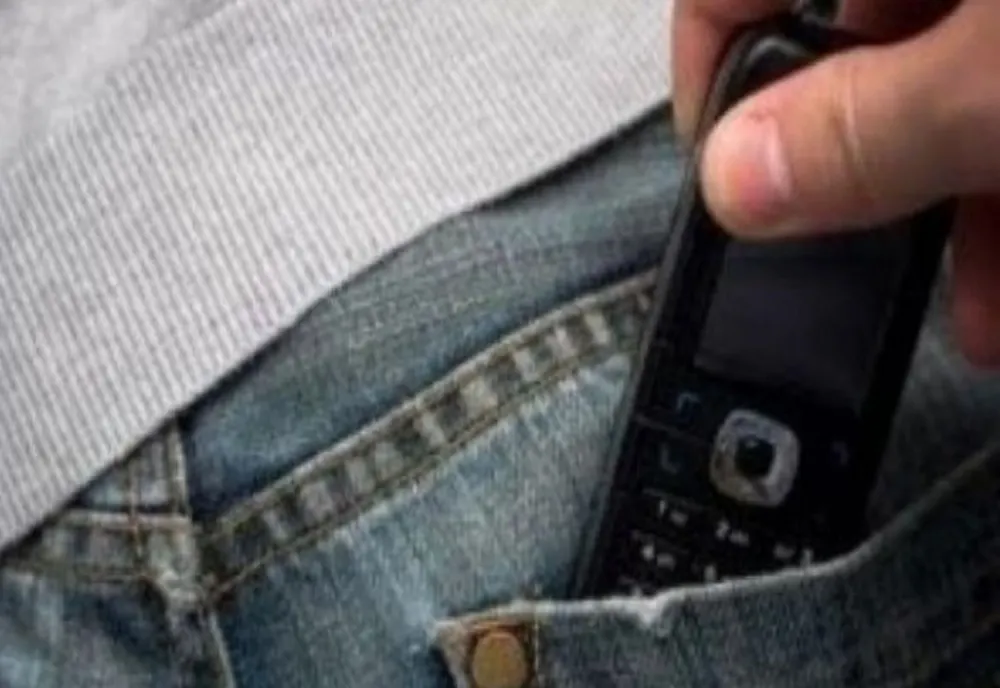 Un bărbat din Căuaș e cercetat pentru furt. A furat telefonul unui consătean