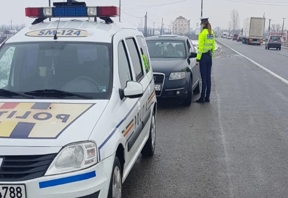 Sute de sancțiuni și 17 permise reținute de polițiști, în weekend