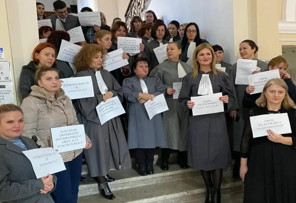 Protest al grefierilor la Satu Mare. Activitatea instanțelor, blocată