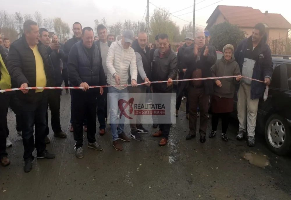 ”Autostrada Codrului” arată ca după bombardament. Locuitorii învinovățesc Consiliul Județean Satu Mare și cer sprijinul DNA și chiar al președintelui României