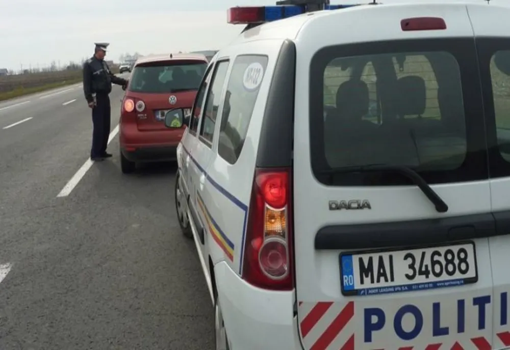 Bărbat fără permis, prins la plimbare cu mașina