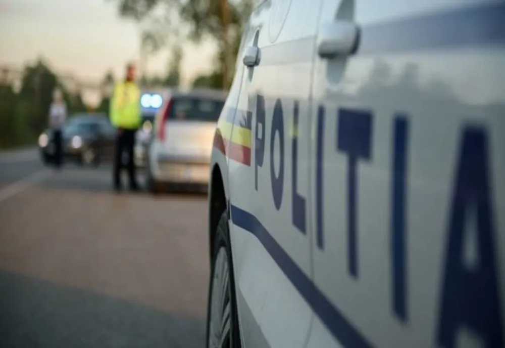 Două persoane rănite într-un accident pe DN19