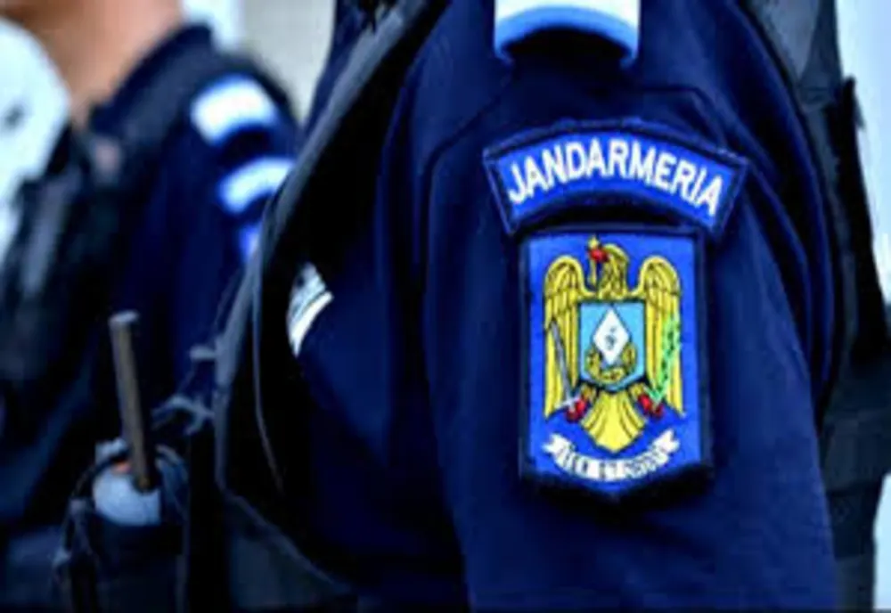 Razie prin barurile din centrul orașului. Jandarmii au stricat planurile elevilor ieșiți la cafea