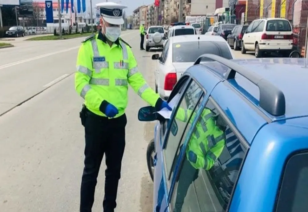 Peste 2.300 de persoane izolate la domiciliu verificate de polițiști