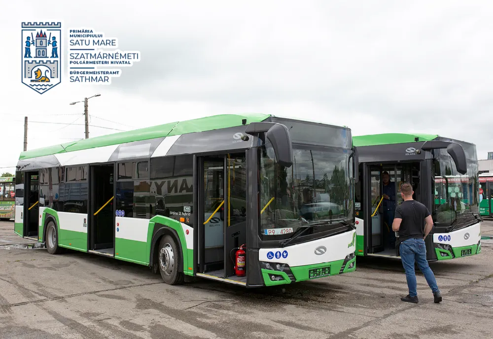 Primele două autobuze hibrid achiziționate din fonduri europene au ajuns la Satu Mare