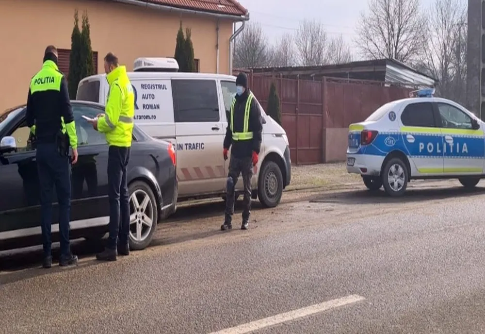 3 certificate de înmatriculare au fost ridicate de polițiștii din Terebești