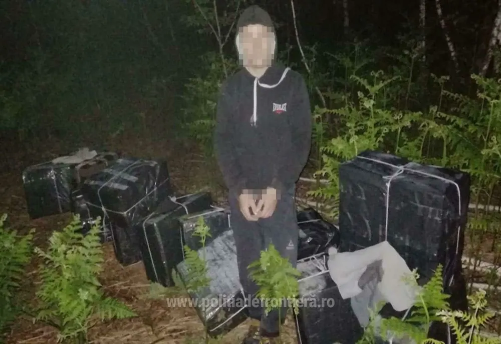 FOTO | Aproape 13.000 de pachete cu ţigări confiscare de poliţiştii din Negreşti Oas, la graniţa cu Ucraina