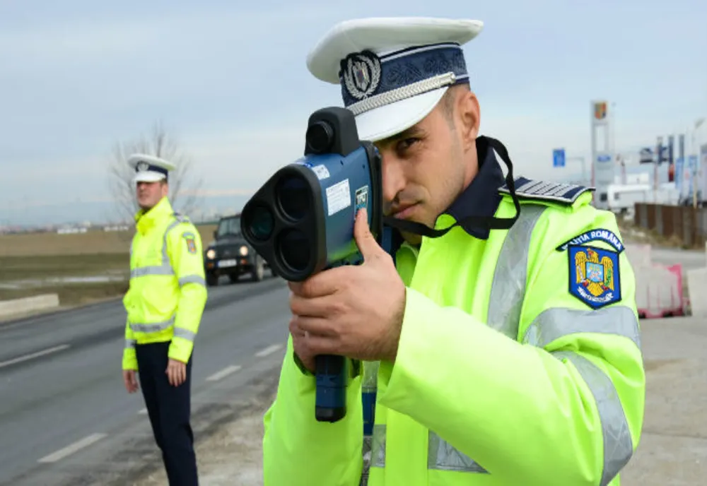 Mai avea puțin și decola! Sătmărean, prins cu viteză excesivă și fără permis pe DN 17, în Bistrița-Năsăud