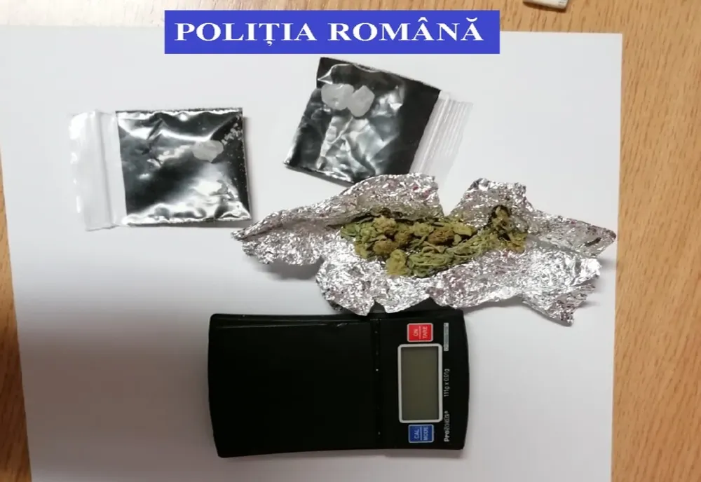 Tânăr din Turţ prins cu droguri în maşină! Voia să le vândă în Negreşti Oas