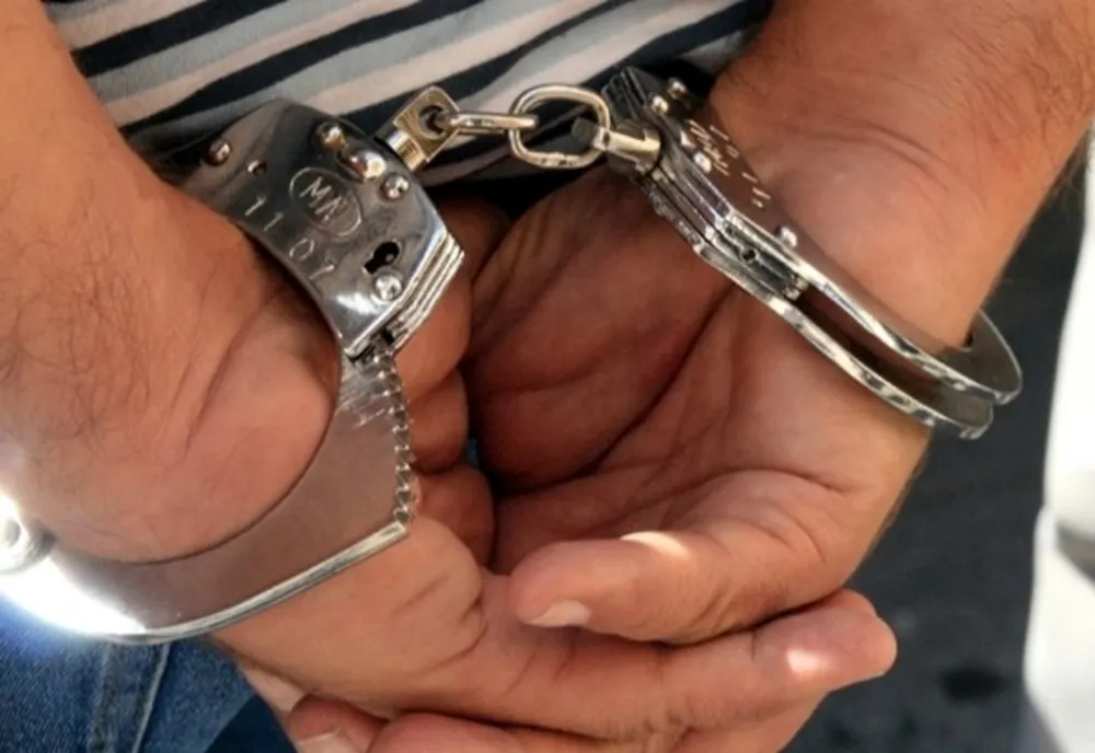Sătmărean, reținut din cauză că nu a respectat interdicțiile impuse printr-un ordin de protecție după ce și-a bătut soția
