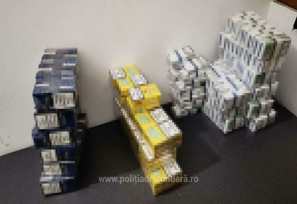 Peste 1.000 pachete cu țigări descoperite de polițiștii de frontieră sătmăreni 