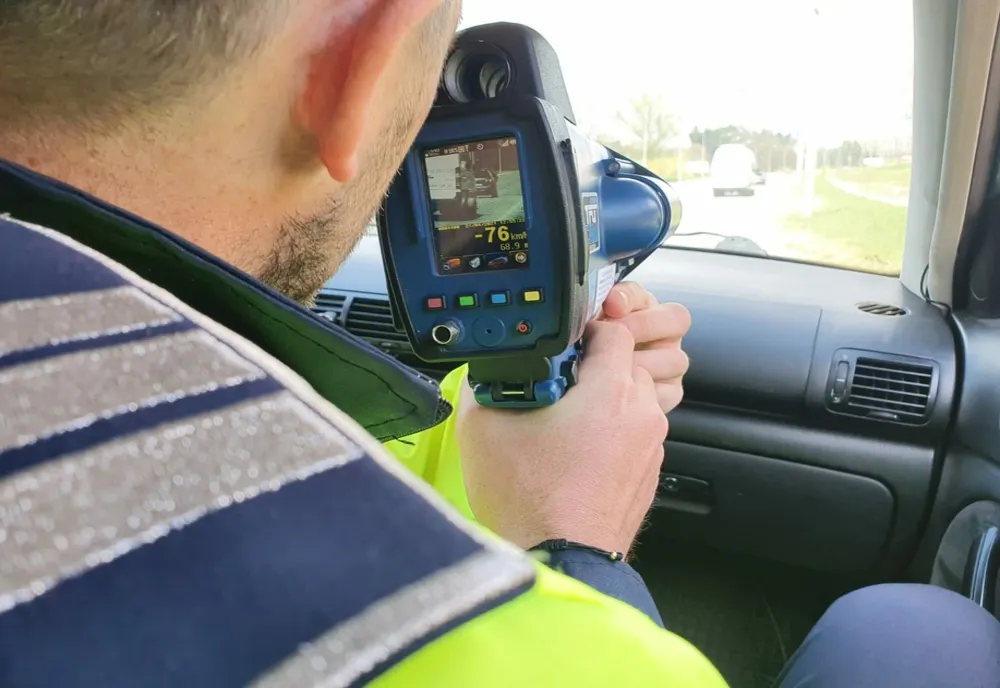 Tânăr din Satu Mare, prins de polițiști gonind cu peste 180 km/h